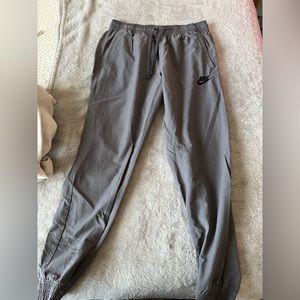 Nikes men’s sweat pants